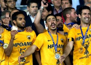 «Φλέγονται» τα αποδυτήρια (vids)
