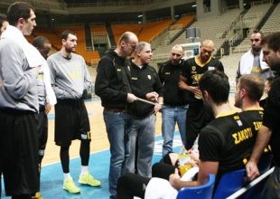 Σχεδιάζει τη νέα χρονιά με Ζντόβτς