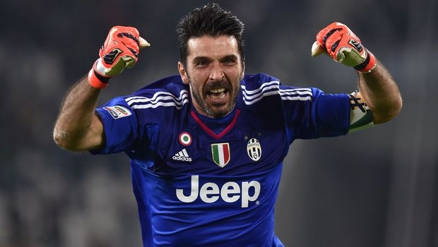 Μπουφόν: «Θα έπαιρνα τον Τότι στο Euro»