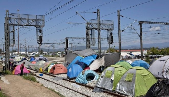 Ειδομένη: Ξεκίνησε η επιχείρηση εκκένωσης. Τρεις προσαγωγές αλληλέγγυων