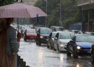 Με βροχές και καταιγίδες η επιστροφή των εκδρομέων