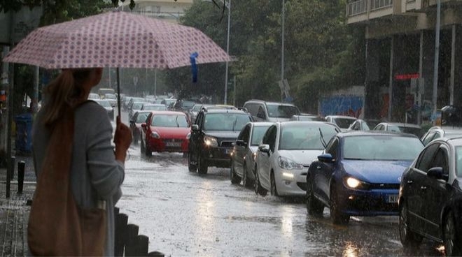 Με βροχές και καταιγίδες η επιστροφή των εκδρομέων