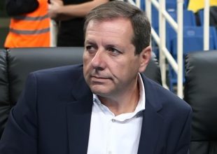 Έχεις το μαχαίρι, έχεις και το καρπούζι