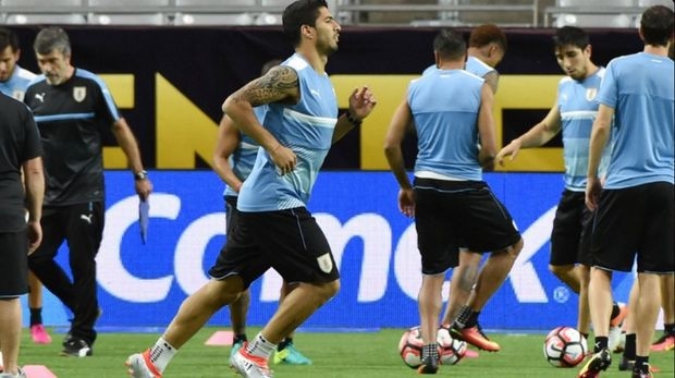 Κινδυνεύει να χάσει το Copa America ο Σουάρες