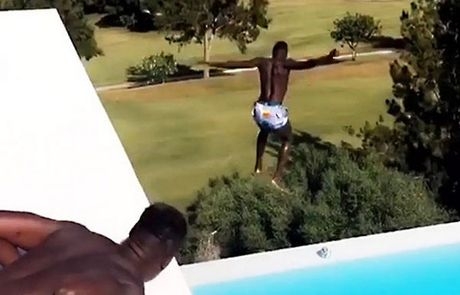 Σε μπελάδες για μια βουτιά ο Νιανγκ Σε μπελάδες για μια βουτιά ο Νιανγκ