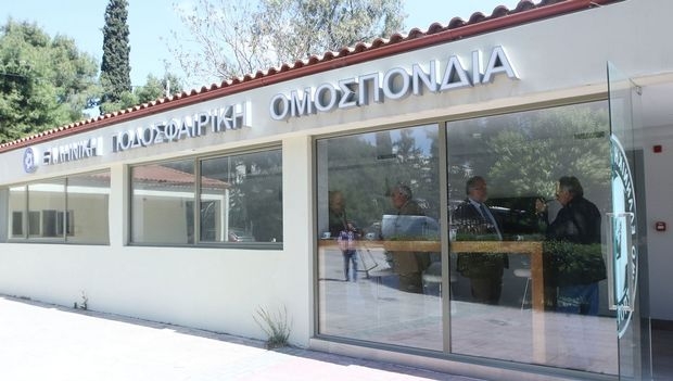 Περνάει τους μισούς κανονισμούς