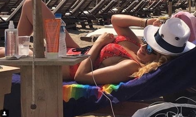 «Τρέλανε» το instagram η Σπυροπούλου. Δείτε το… side boob που τους αναστάτωσε όλους