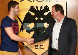 Υπέγραψε ο Ιβάνοβιτς (pics)