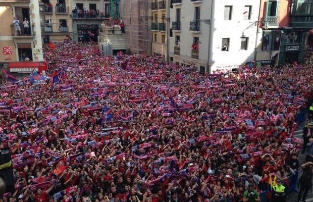 Υποδοχή ηρώων στην Οσασούνα Υποδοχή ηρώων στην Οσασούνα