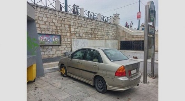 Το παρκάρισμα της χρονιάς έγινε στο Σύνταγμα