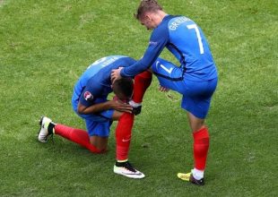 Πρόκριση με Γκριεζμάν για φίλημα η Γαλλία