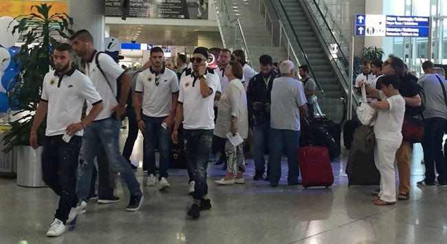 Στο αεροδρόμιο για την ΑΕΚ (pics + vids)
