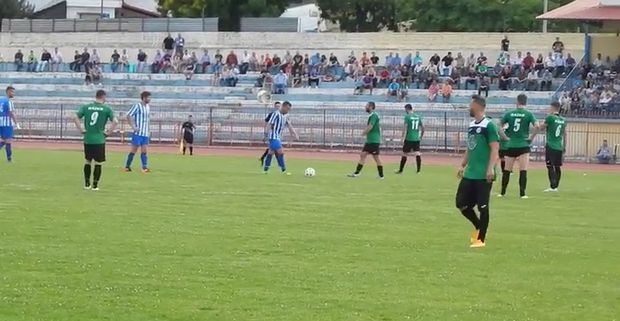 Ο Καφές… περπάτησε και σκόραρε ανενόχλητος! Ο Καφές… περπάτησε και σκόραρε ανενόχλητος!