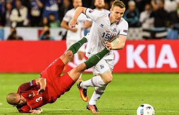 Λίνεκερ: “Ο Πέπε είναι ένας τεράστιος μ@λ@κ@ς”