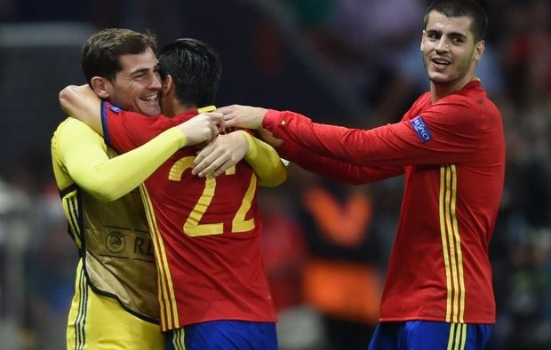 Στους “16” η Ισπανία, 3-0 την Τουρκία Στους “16” η Ισπανία, 3-0 την Τουρκία