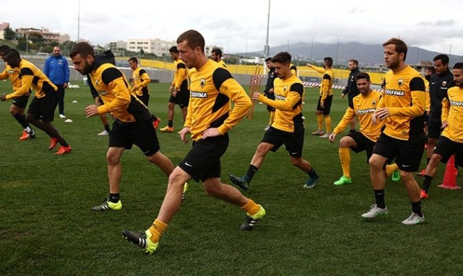 Στην αναμονή οι παίκτες Στην αναμονή οι παίκτες