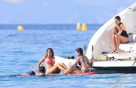 “Καυτές” διακοπές για Μέσι στην Ίμπιζα