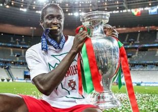 Έντερ: “Ο πατέρας μου είναι φυλακή για φόνο”