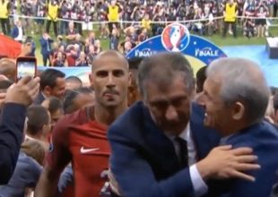 Το αποτυχημένο φιλί του Γκιρτζίκη στον Σάντος! (vid)