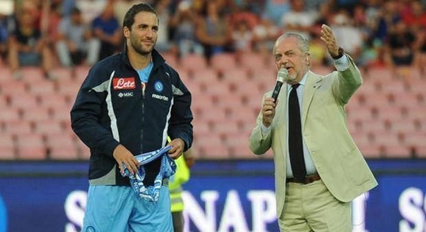 Επίθεση Ντε Λαουρέντις στον Ιγκουαΐν Επίθεση Ντε Λαουρέντις στον Ιγκουαΐν