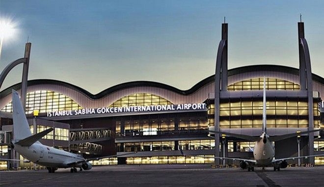 Συγκρούσεις πραξικοπηματιών και τουρκικών δυνάμεων σε αεροδρόμιο της Κωνσταντινούπολης