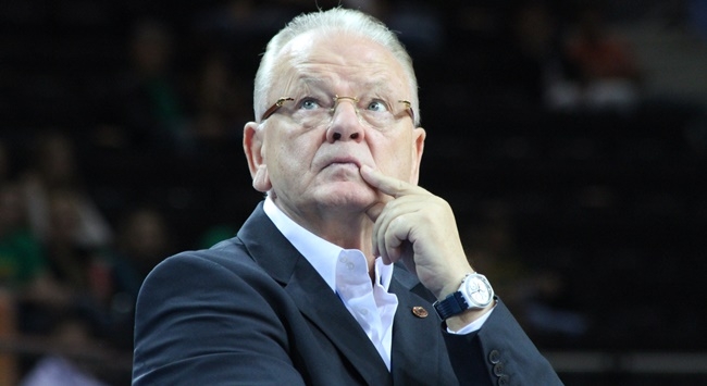 Αποσύρεται από τους πάγκους ο Ντούσαν Ίβκοβιτς