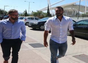 Υπογράφει και πάει προπόνηση