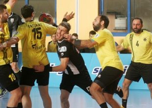 Πρέπει να συμπληρώσει το παζλ