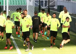 Η προπόνηση της ΑΕΚ στο Ζοφρουά Γκισάρ (PICS + VID)