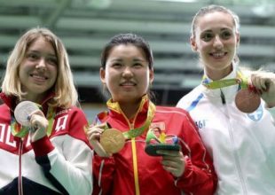 Η απονομή της Άννας Κορακάκη