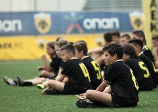 Δοκιμάζει πιτσιρικάδες η ΑΕΚ!