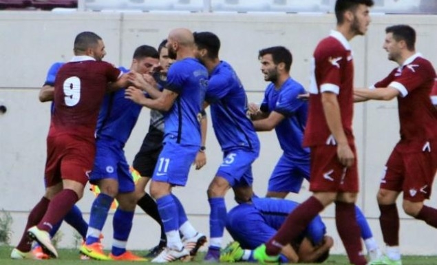 Έπεσε ξύλο στο Λάρισα-Ατρόμητος (vid) Έπεσε ξύλο στο Λάρισα-Ατρόμητος (vid)