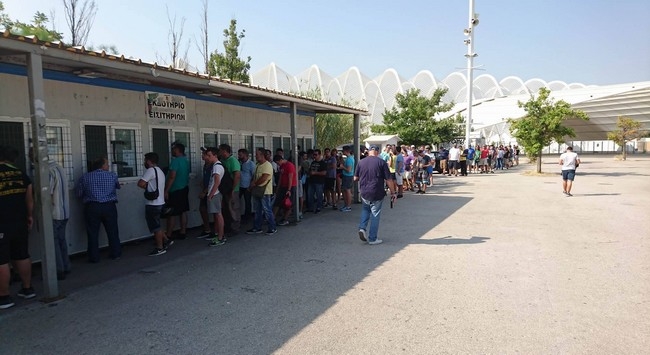 Πανικός και σήμερα – Μεγαλύτερες οι ουρές