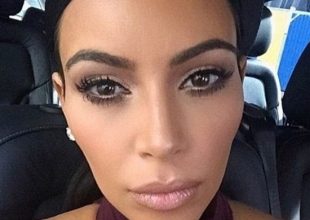 Μόνο η Kim Kardashian θα μπορούσε να παίξει τένις σχεδόν γυμνή