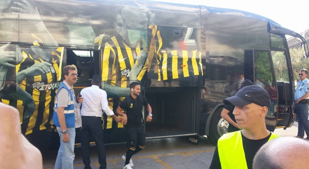 Η άφιξη της ΑΕΚ στο ΟΑΚΑ! (Video)
