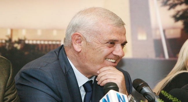 Επαφές Μελισσανίδη και άδεια μέσα στον Αύγουστο