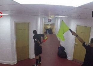 Η απίστευτη προθέρμανση ενός βοηθού διαιτητή! (Video)