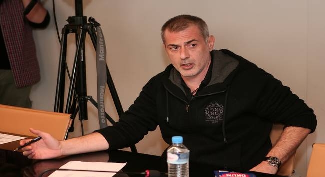 Μώραλης σε Βρέντζο: «Ο Β. είπε να στείλουμε τα τελευταία 10.000 ευρώ στην ΕΠΣ Πειραιά» Μώραλης σε Βρέντζο: «Ο Β. είπε να στείλουμε τα τελευταία 10.000 ευρώ στην ΕΠΣ Πειραιά»