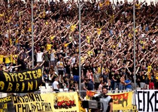 «Ο Βαγγέλας με φόρμα ριγέ…» (VIDEO)