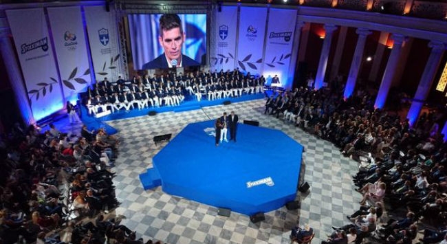 Τίμησε τους Ελληνες αθλητές των ΟΑ η ΕΟΕ