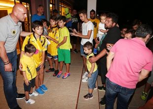 Πανικός στο ξενοδοχείο και ΑΕΚτζήδικη υποδοχή (PICS)