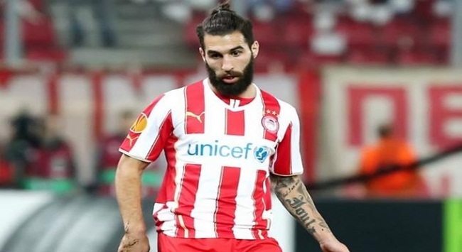 Ντουρμάζ: «Χάος στην Ελλάδα, δεν μπορούσα να συγκεντρωθώ στο ποδόσφαιρο» Ντουρμάζ: «Χάος στην Ελλάδα, δεν μπορούσα να συγκεντρωθώ στο ποδόσφαιρο»