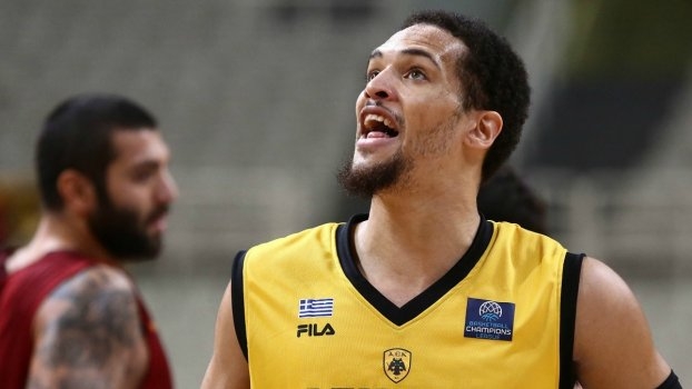 Ντίξον: «Για αυτό ήρθα στην ΑΕΚ, για να νικάω»