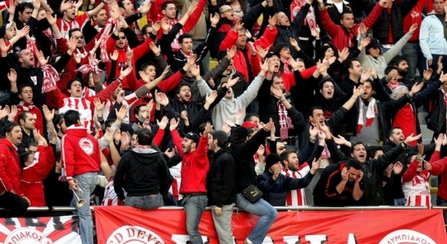 Έξαλλος ο κόσμος του Ολυμπιακού με το non paper για τον διαιτητή! (pics) Έξαλλος ο κόσμος του Ολυμπιακού με το non paper για τον διαιτητή! (pics)