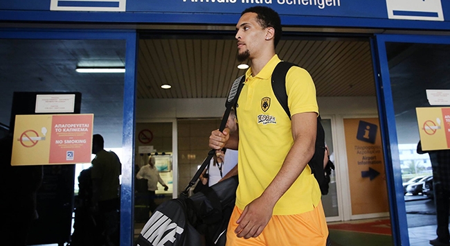 Ντίξον: «Ανυπομονώ να αντιμετωπίσω Ολυμπιακό και Παναθηναϊκό»!