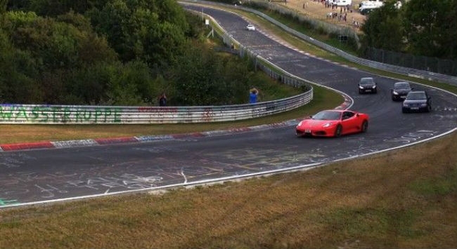 ΧΑΟΣ στο Nürburgring από διαρροή λαδιών! ΧΑΟΣ στο Nürburgring από διαρροή λαδιών!