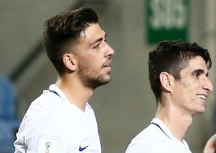90λεπτό ο Μπακασέτας, αλλαγή ο Μάνταλος