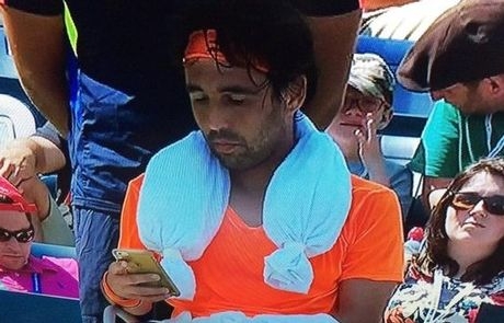 “Παντόφλα” για Παγδατή: SMS στη γυναίκα του εν ώρα αγώνα