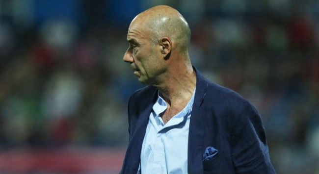 Δάρρας: «Να κόψουμε το κεφάλι μας να ξεκινήσει το πρωτάθλημα» Δάρρας: «Να κόψουμε το κεφάλι μας να ξεκινήσει το πρωτάθλημα»