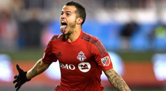 Εκπληκτική ντρίμπλα από Τζοβίνκο στο Τορόντο! Εκπληκτική ντρίμπλα από Τζοβίνκο στο Τορόντο!